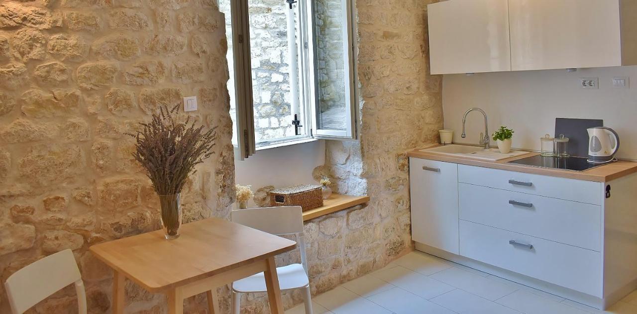Rooms And Studio Old Town Rab Town Ngoại thất bức ảnh